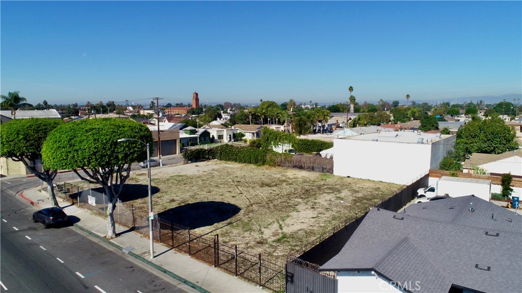 801 E Compton Blvd