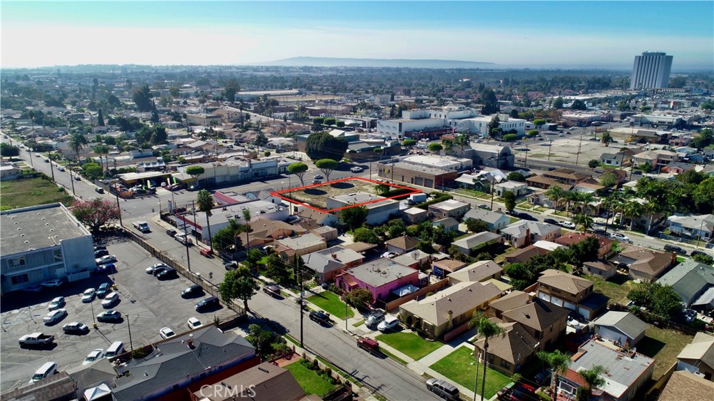 801 E Compton Blvd