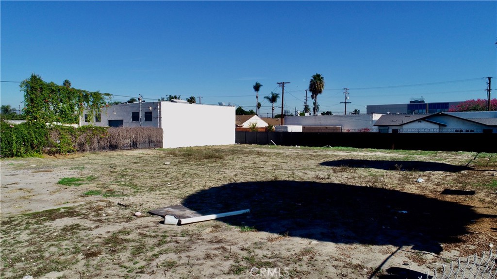 801 E Compton Blvd