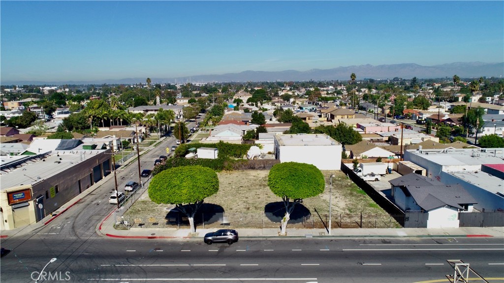 801 E Compton Blvd