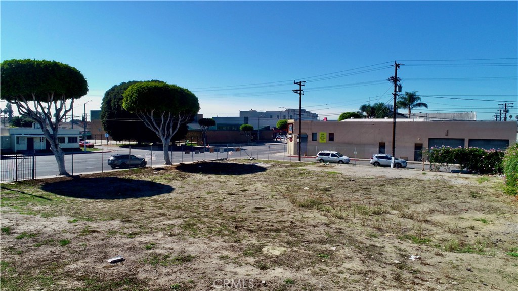 801 E Compton Blvd