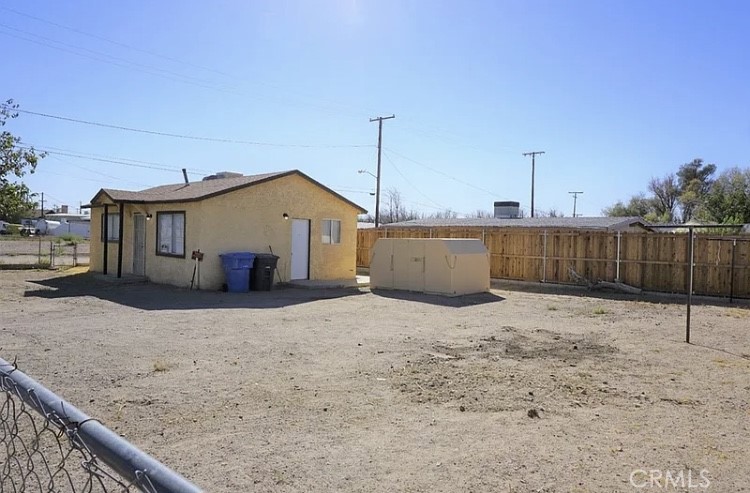 925 Santa Fe Drive
