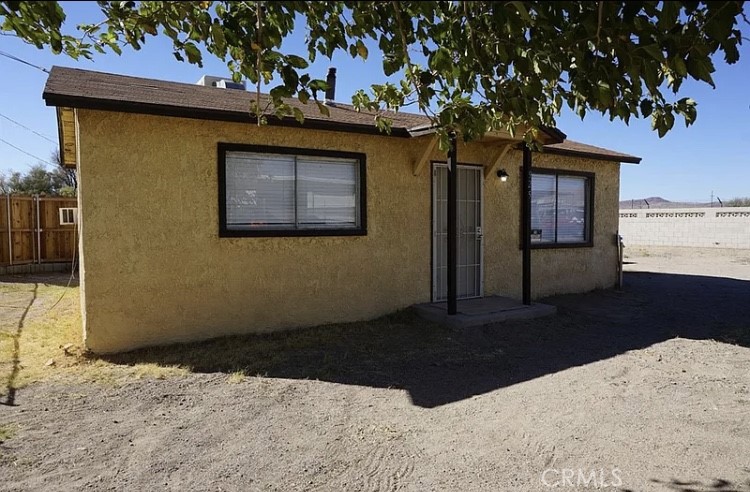 925 Santa Fe Drive