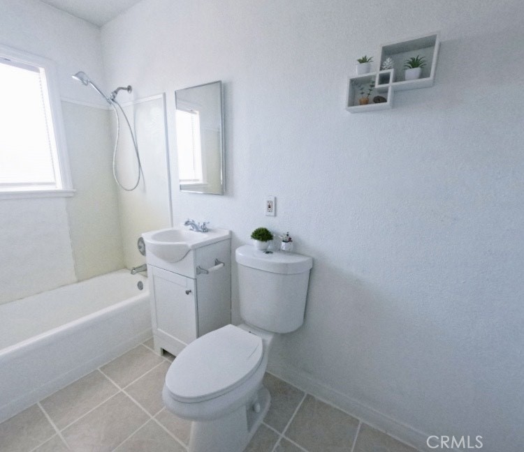 925 Santa Fe Drive