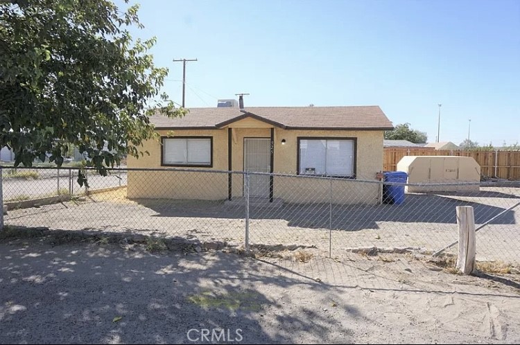 925 Santa Fe Drive