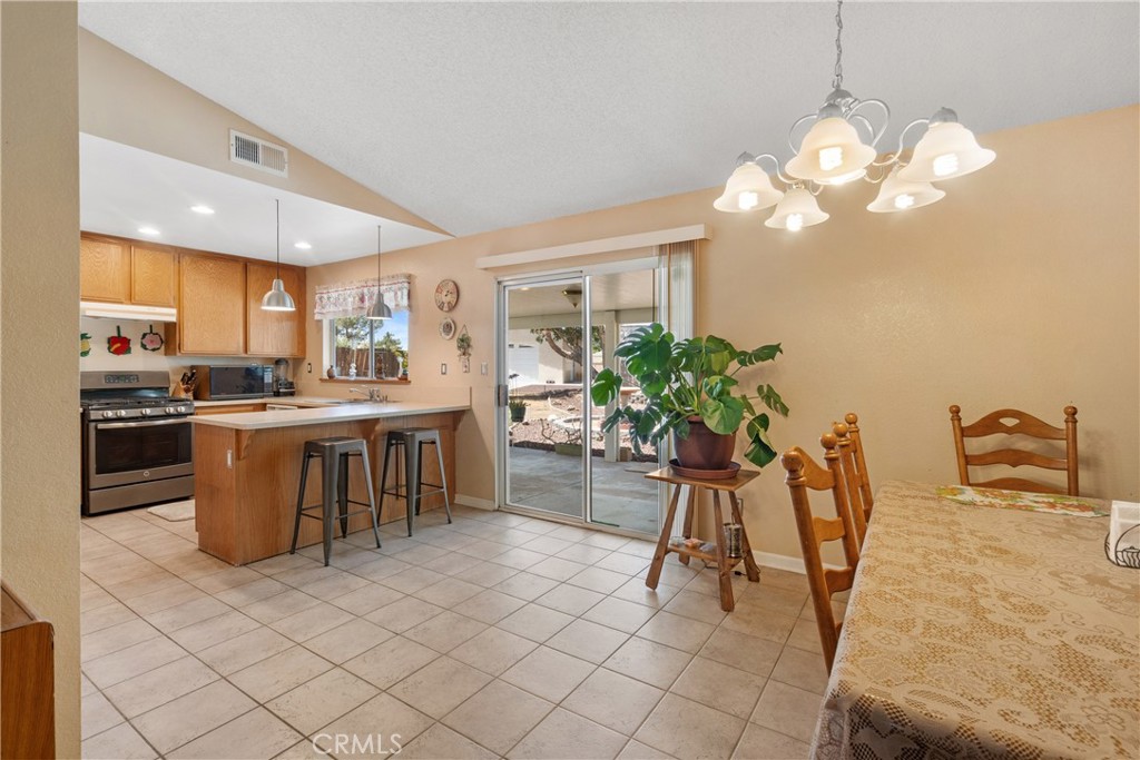 15176 Farmington Court
