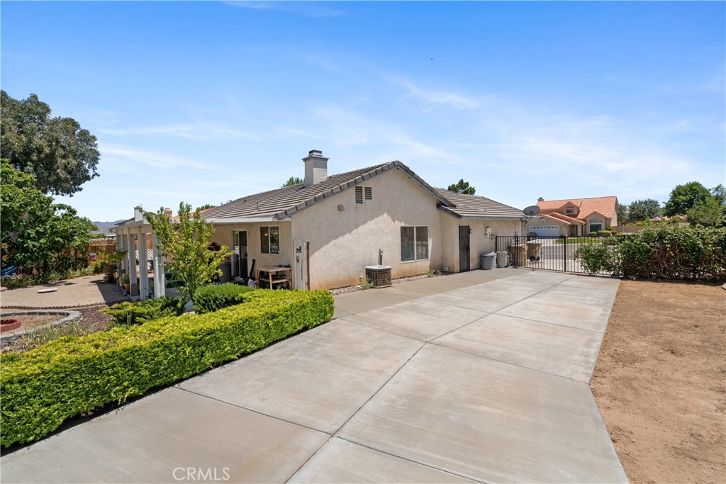 15176 Farmington Court