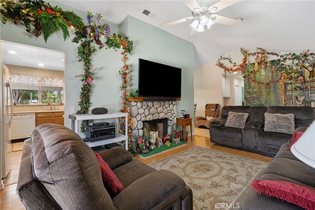 15176 Farmington Court