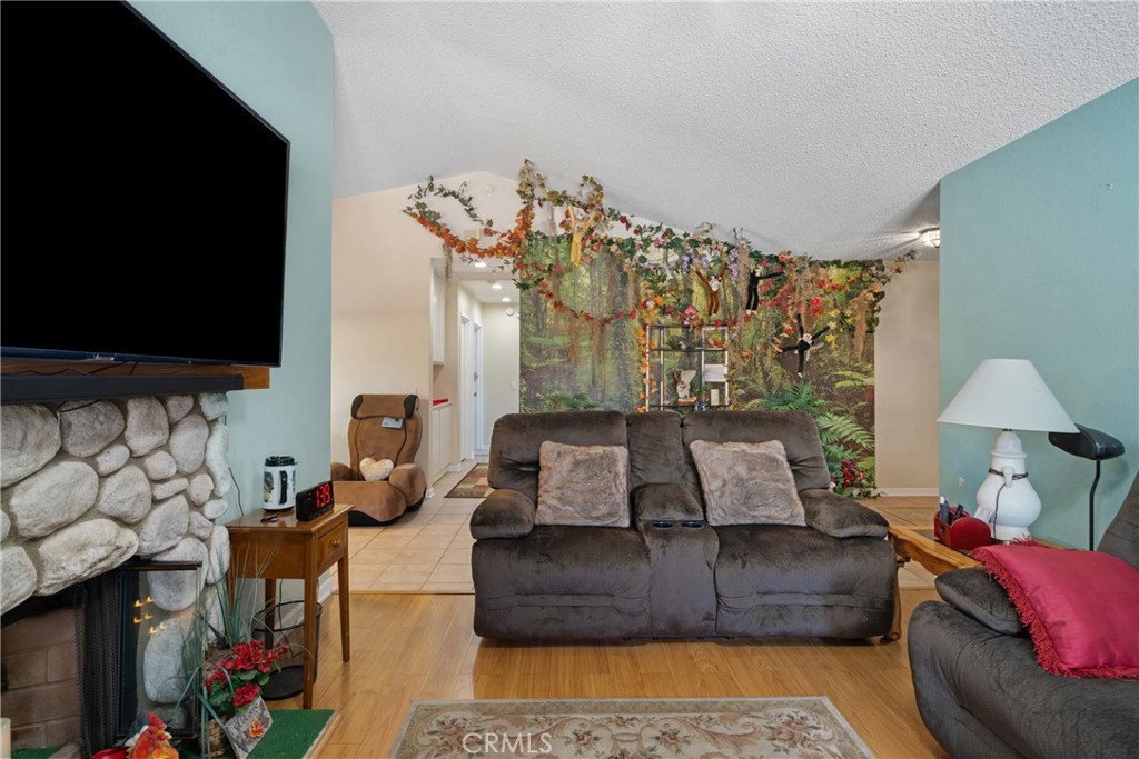 15176 Farmington Court