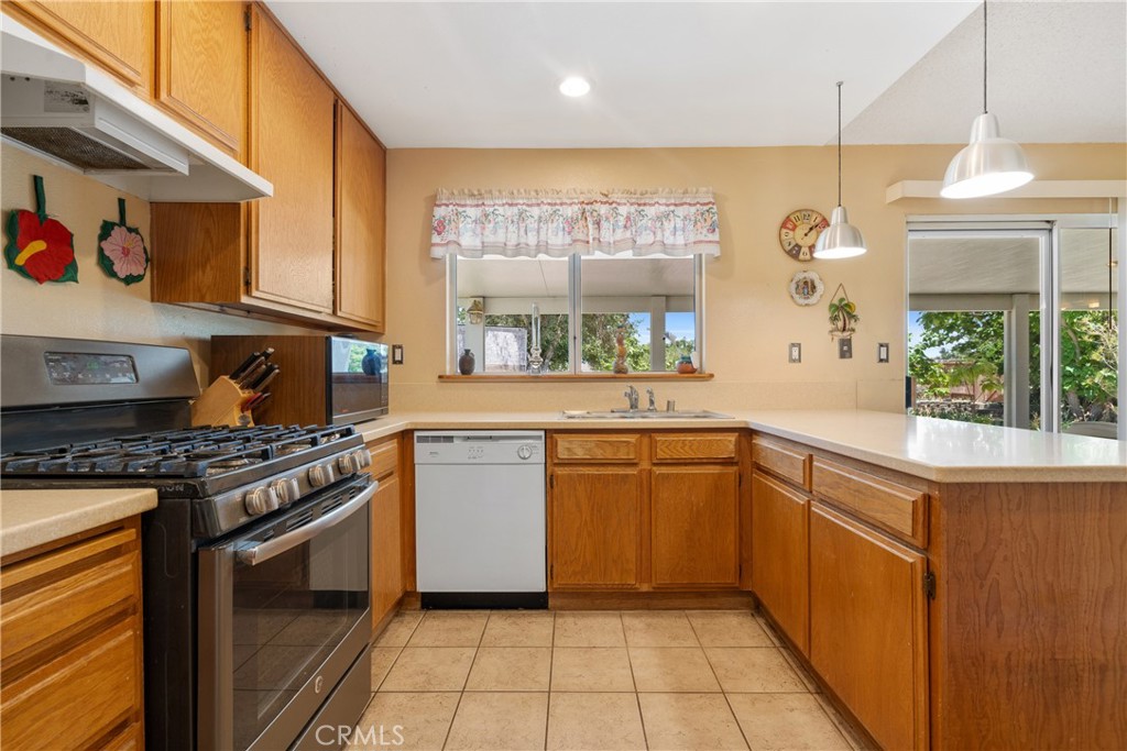 15176 Farmington Court