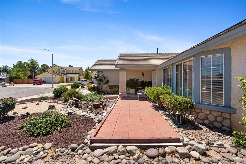 15176 Farmington Court