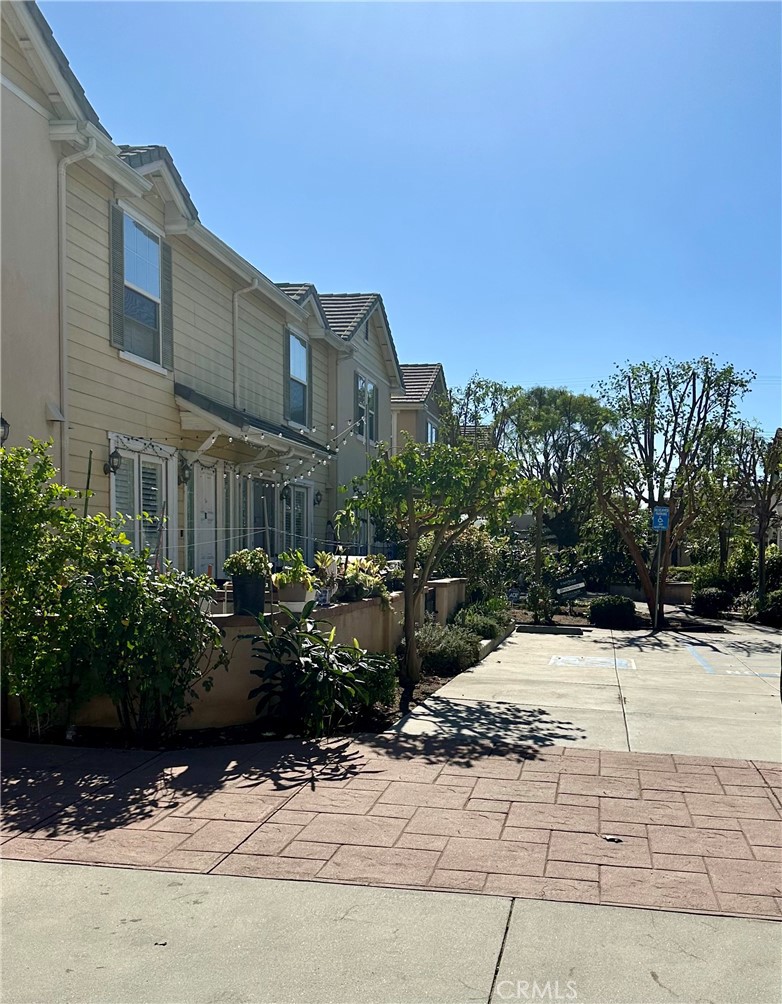 760 S Azusa Avenue C