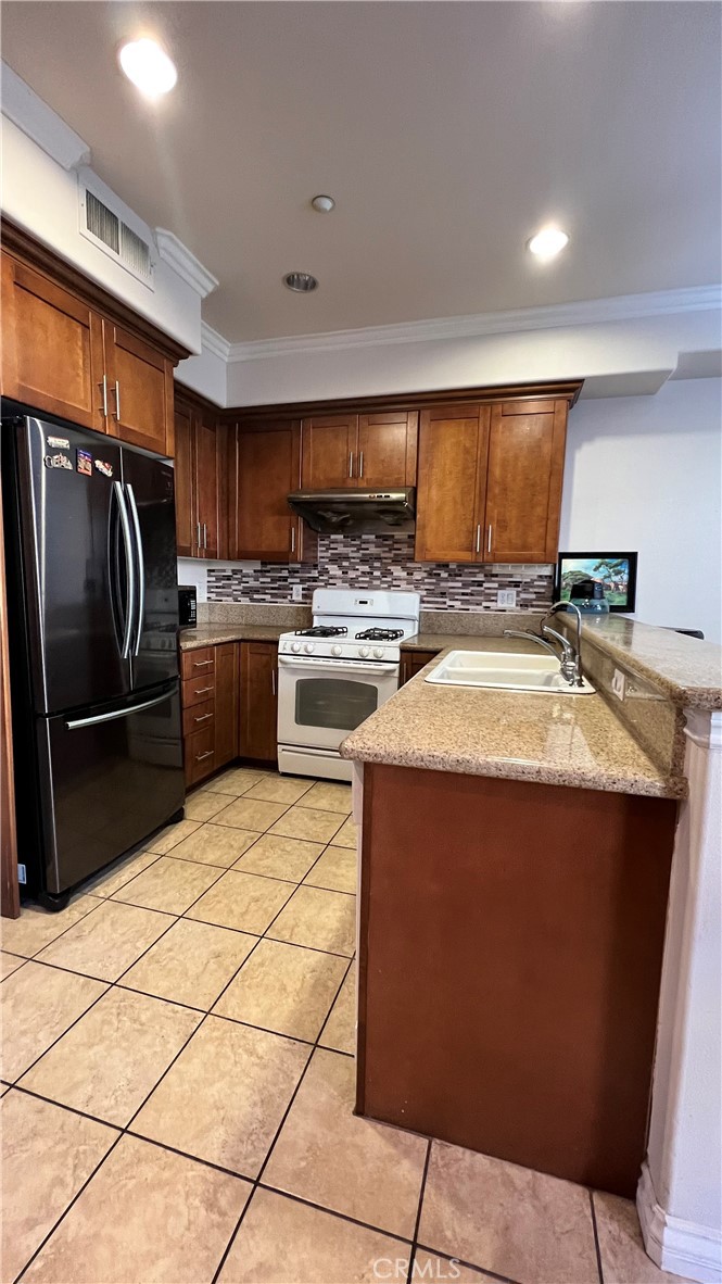 760 S Azusa Avenue C