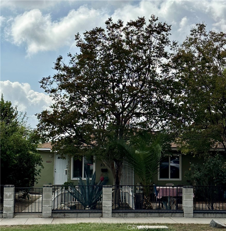 576 W 11st 576, 578, 580