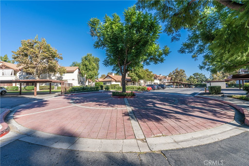 8301 Vineyard Avenue 3