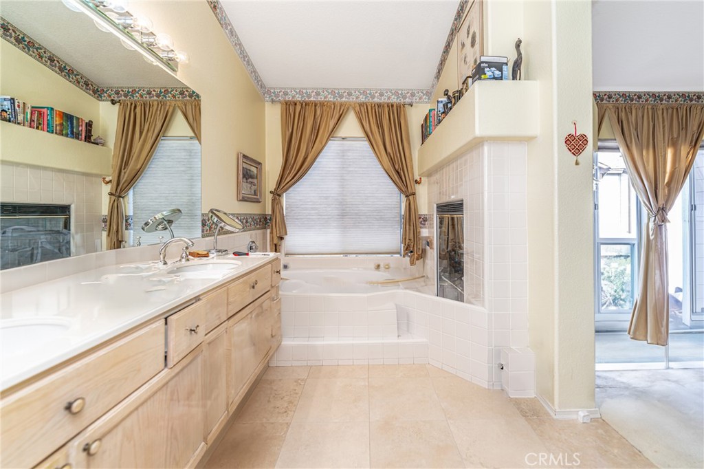 514 N Pageant Drive B