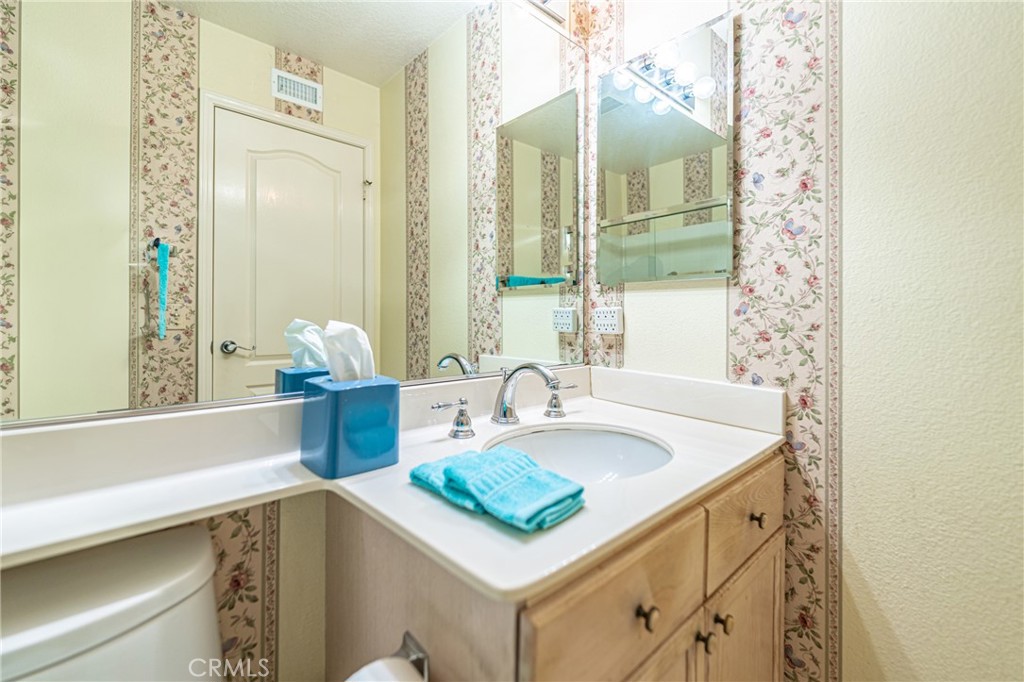 514 N Pageant Drive B