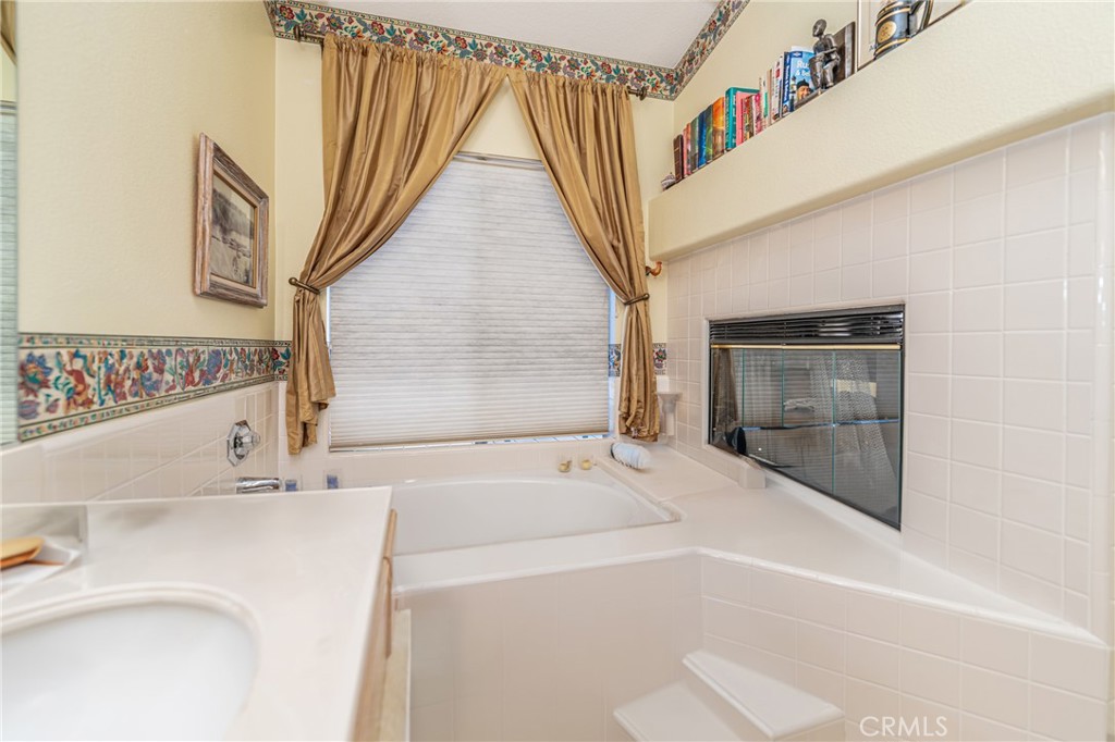 514 N Pageant Drive B