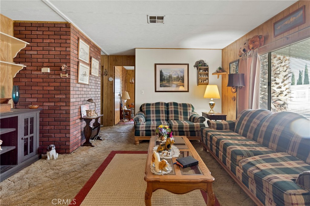 15252 Seneca Road 81