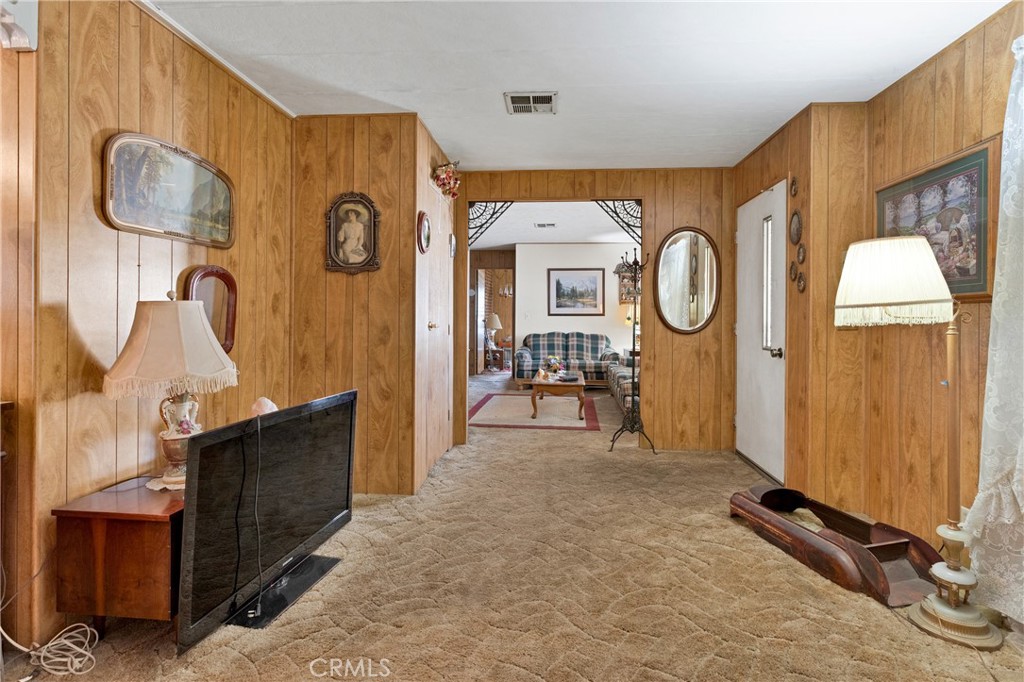 15252 Seneca Road 81