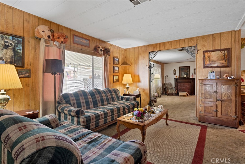 15252 Seneca Road 81