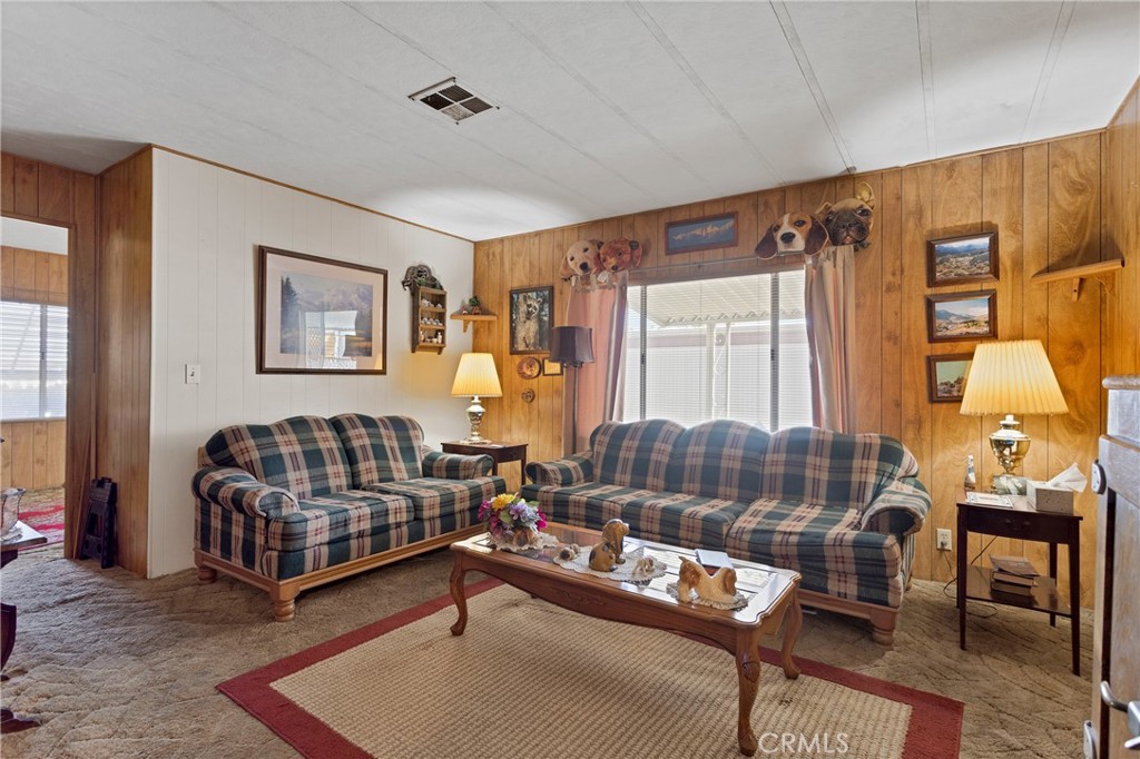 15252 Seneca Road 81