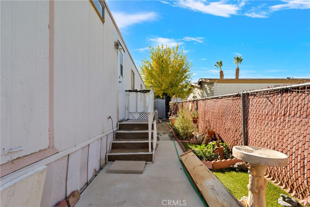 15252 Seneca Road 81