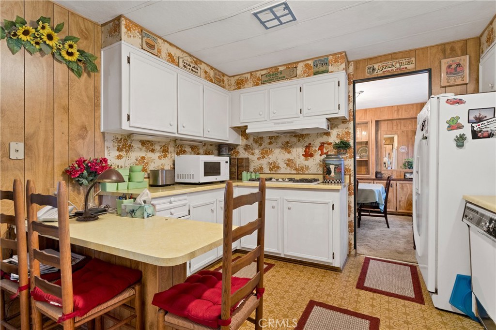 15252 Seneca Road 81