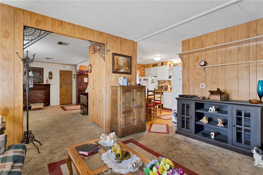 15252 Seneca Road 81