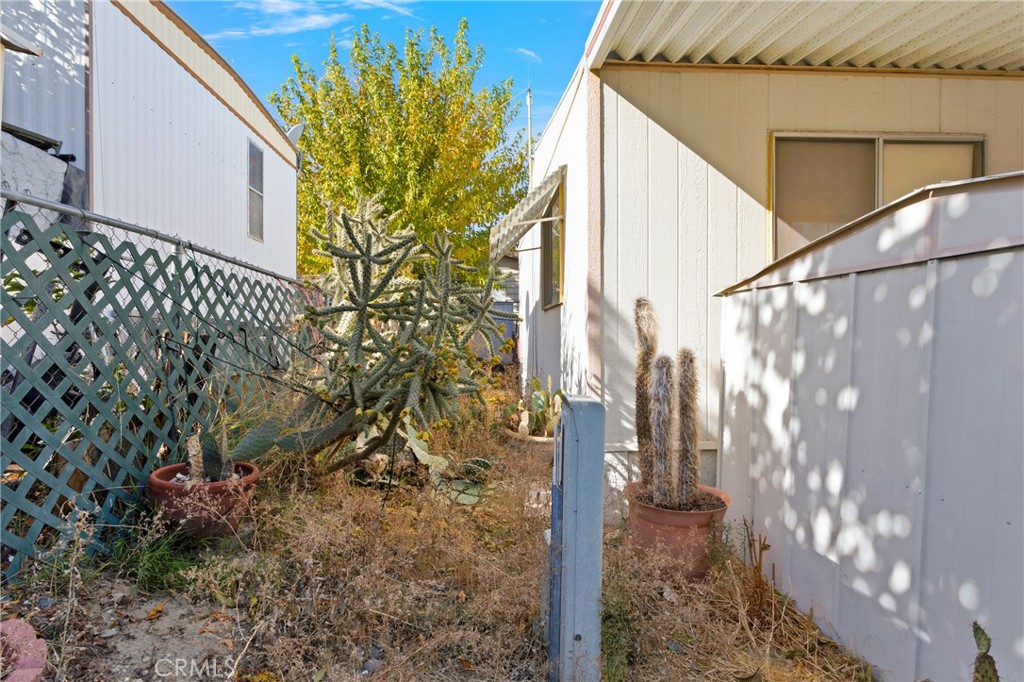 15252 Seneca Road 81