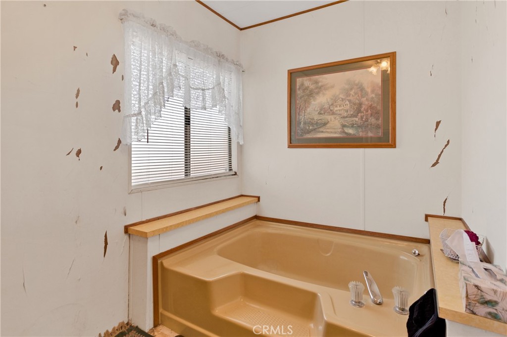 15252 Seneca Road 81