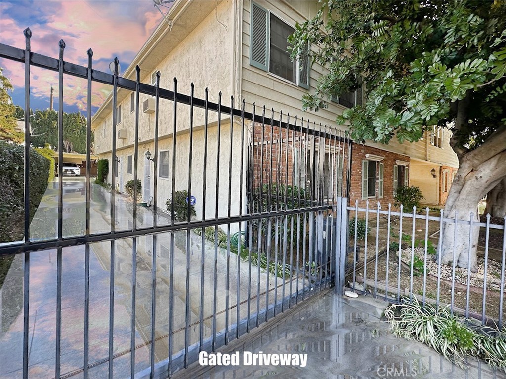 4942 Cahuenga