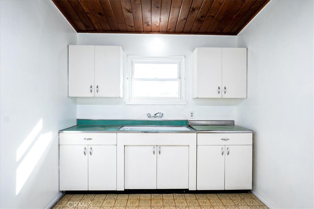 19343 E Groverdale Street