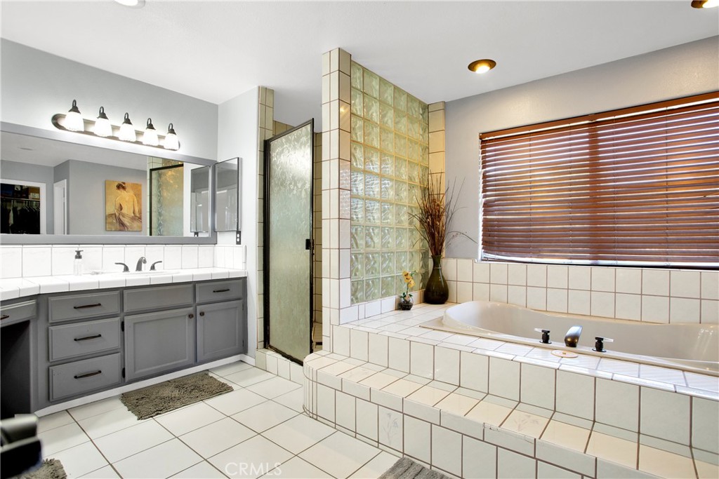 14080 Farmington Street