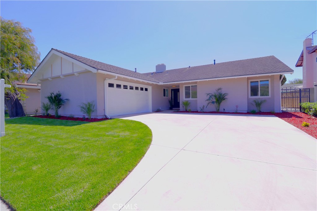 7052 Moonlight Circle