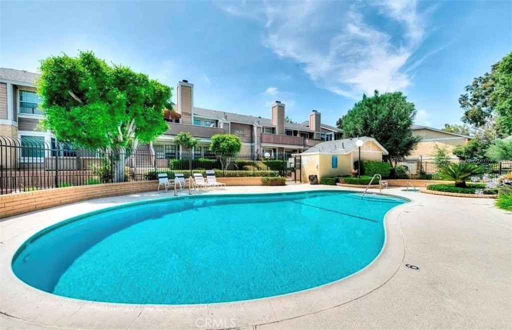 1509 S Raitt Street 75