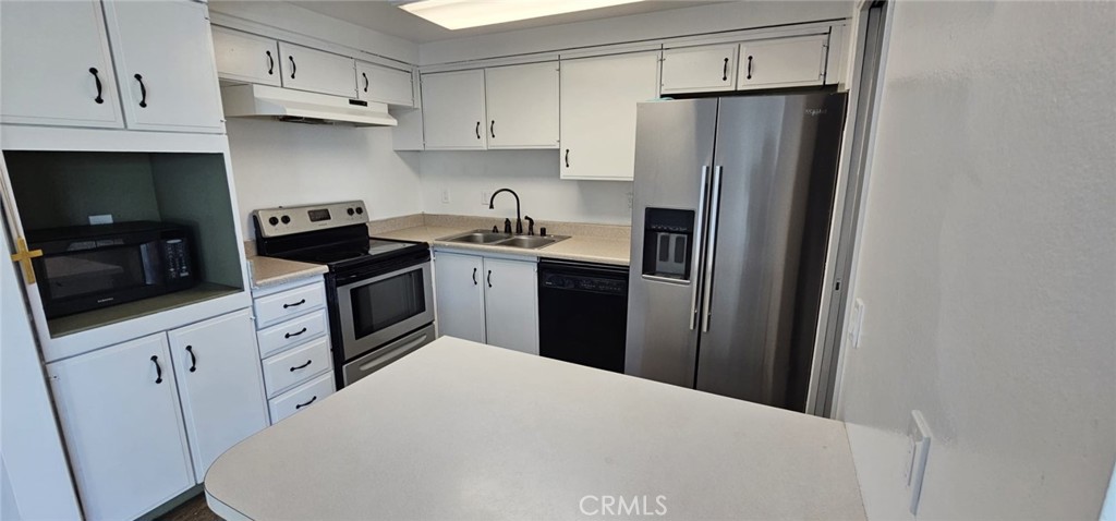 1222 N Placentia Avenue