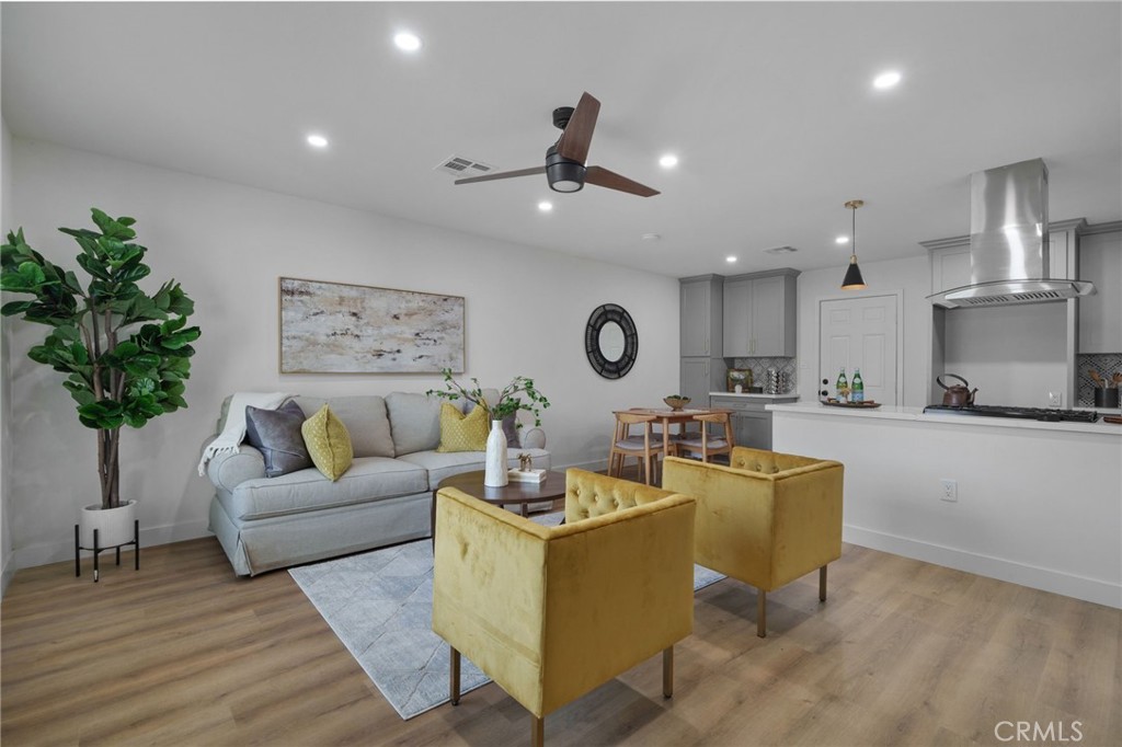 8695 Greenpoint Avenue