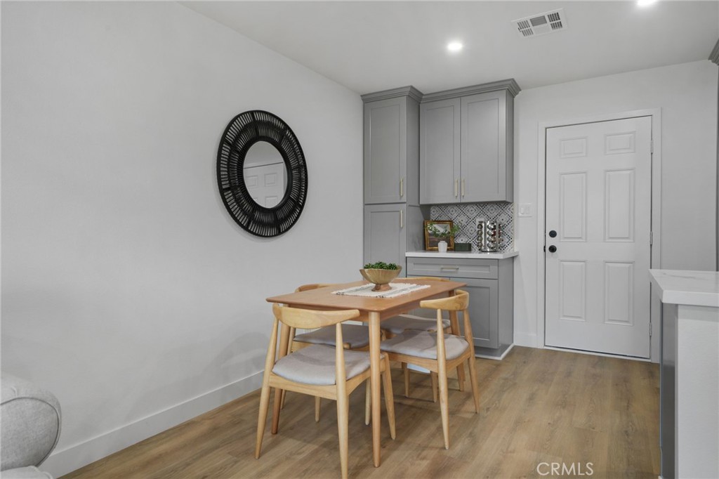 8695 Greenpoint Avenue