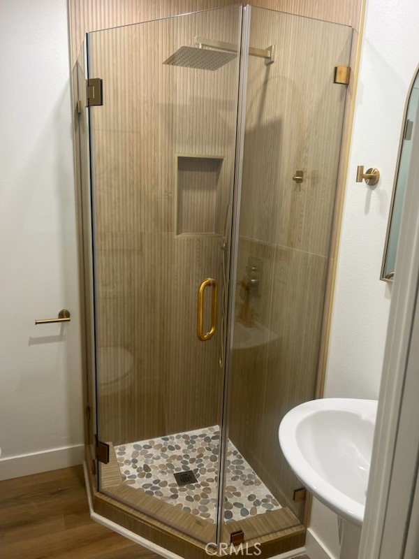 8695 Greenpoint Avenue