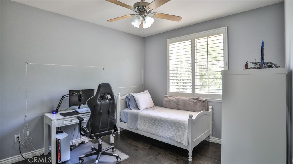 25709 Hawthorne Place