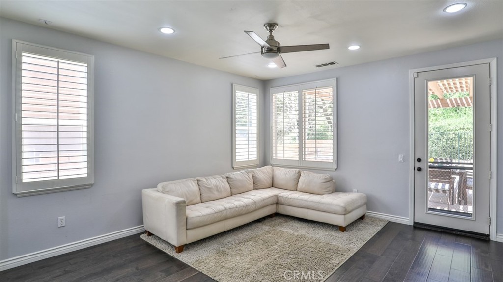 25709 Hawthorne Place