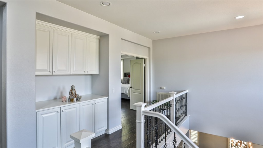 25709 Hawthorne Place