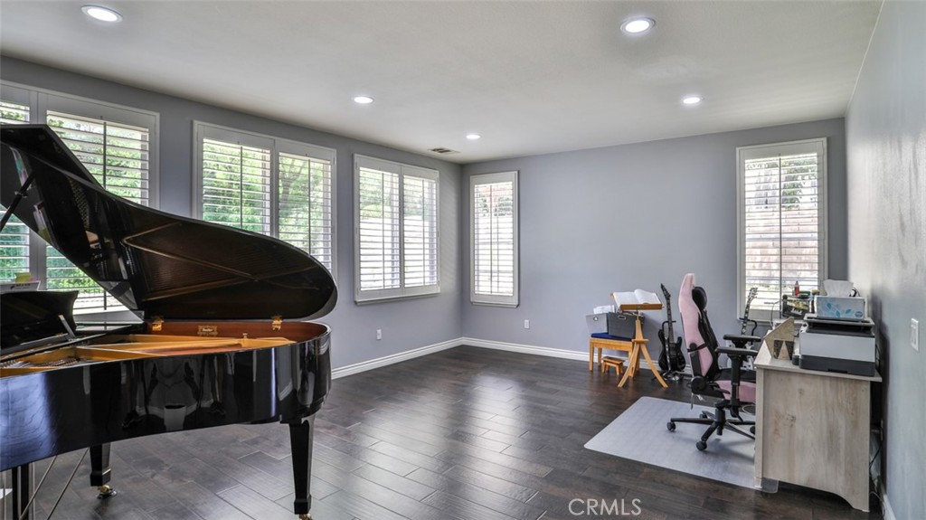 25709 Hawthorne Place