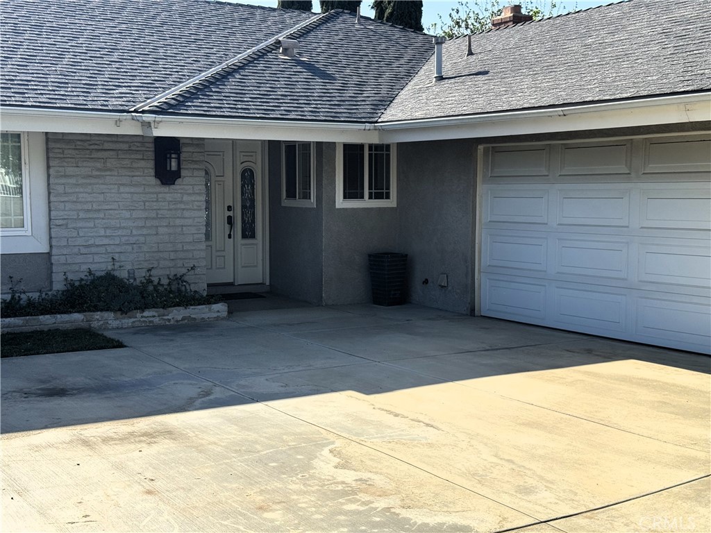 7765 Lakeside Drive