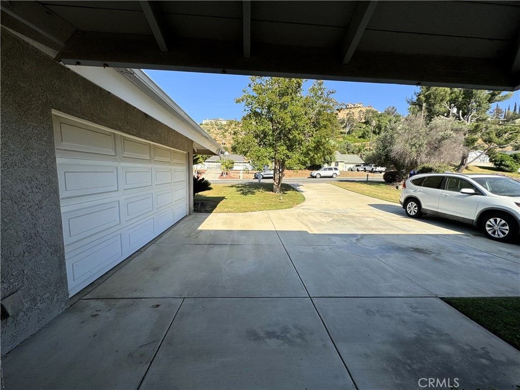 7765 Lakeside Drive