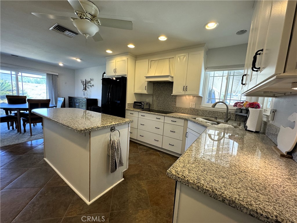 7765 Lakeside Drive