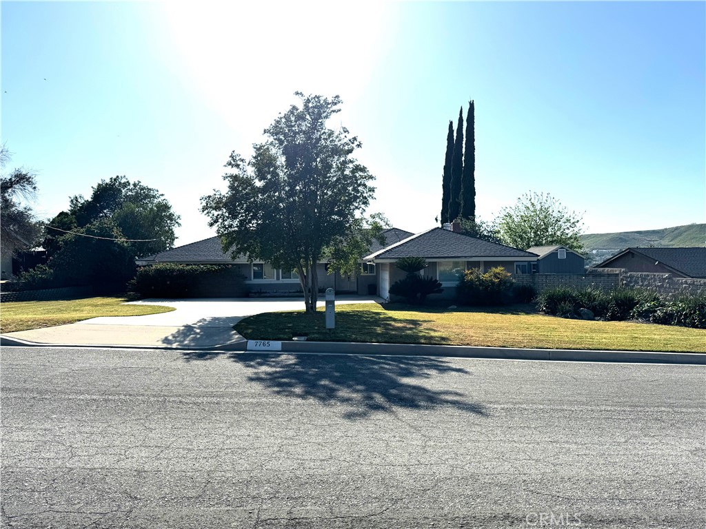 7765 Lakeside Drive