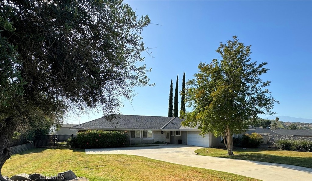7765 Lakeside Drive