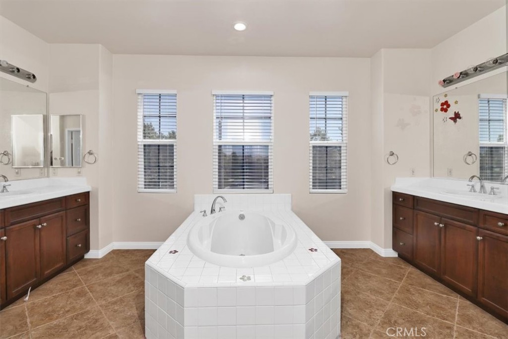 115 W Saint Andrews Street